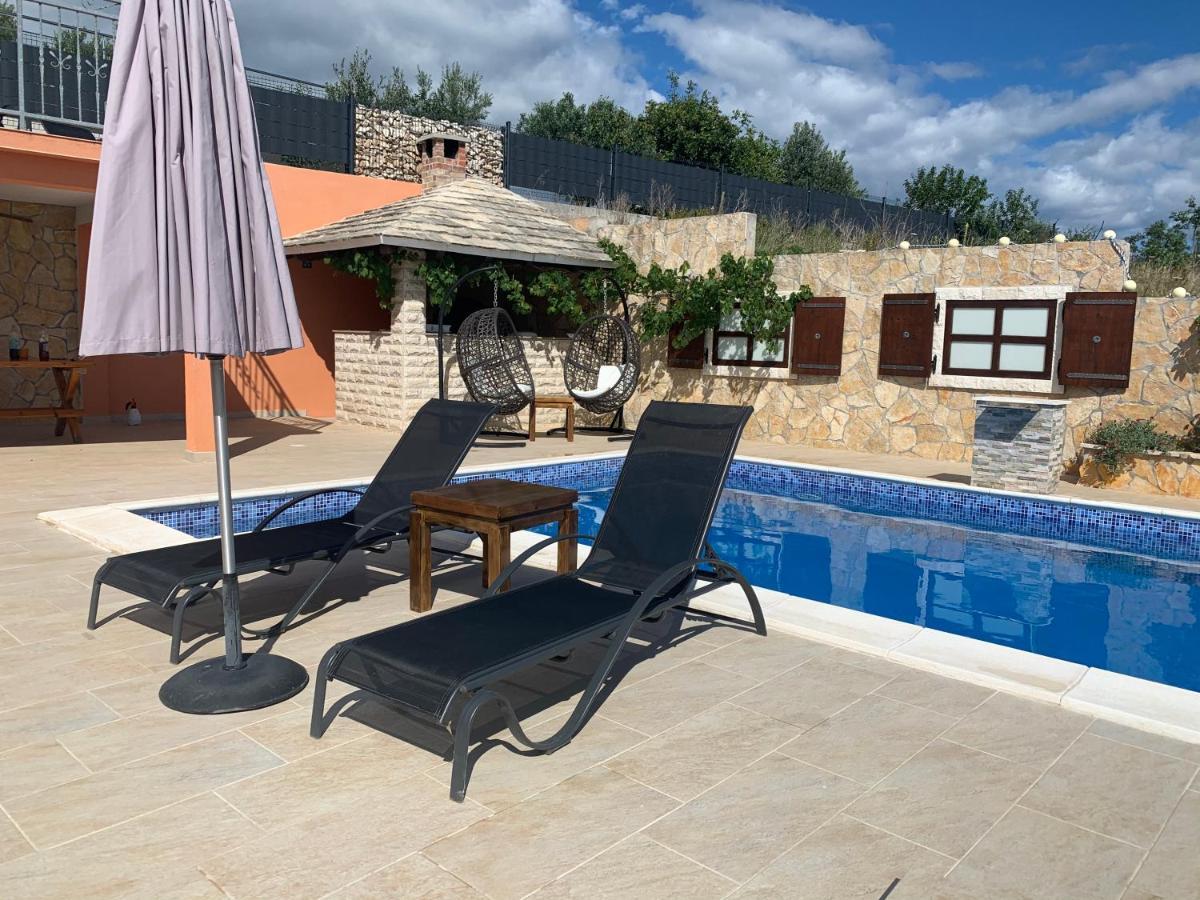 Holiday Home Cerim تروغير المظهر الخارجي الصورة