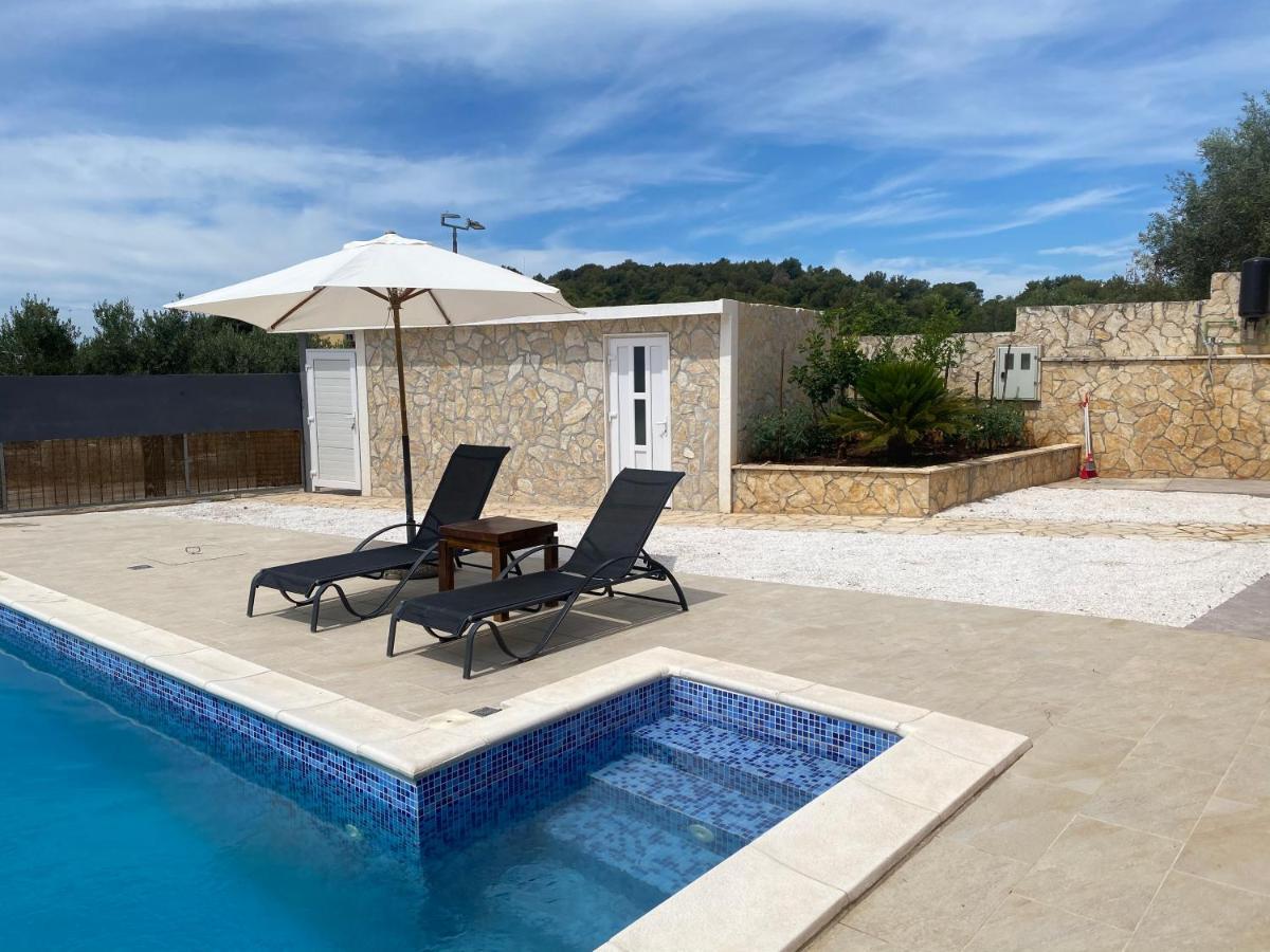 Holiday Home Cerim تروغير المظهر الخارجي الصورة